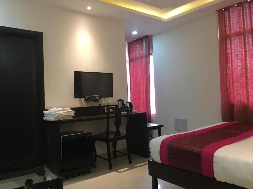 Hotel Spb 87 Near Karol Bagh Metro Station Delhi Экстерьер фото